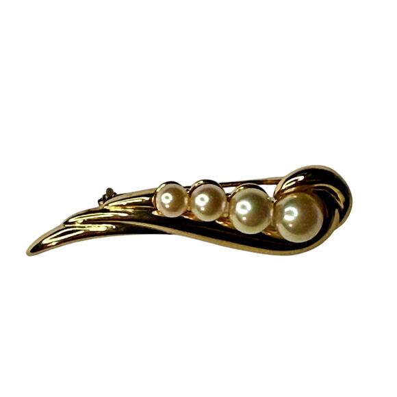 Vintage Majorica Faux Pearl Gold Tone Swirl Pod Bar Brooch Pin Signed - Picture 1 of 4
